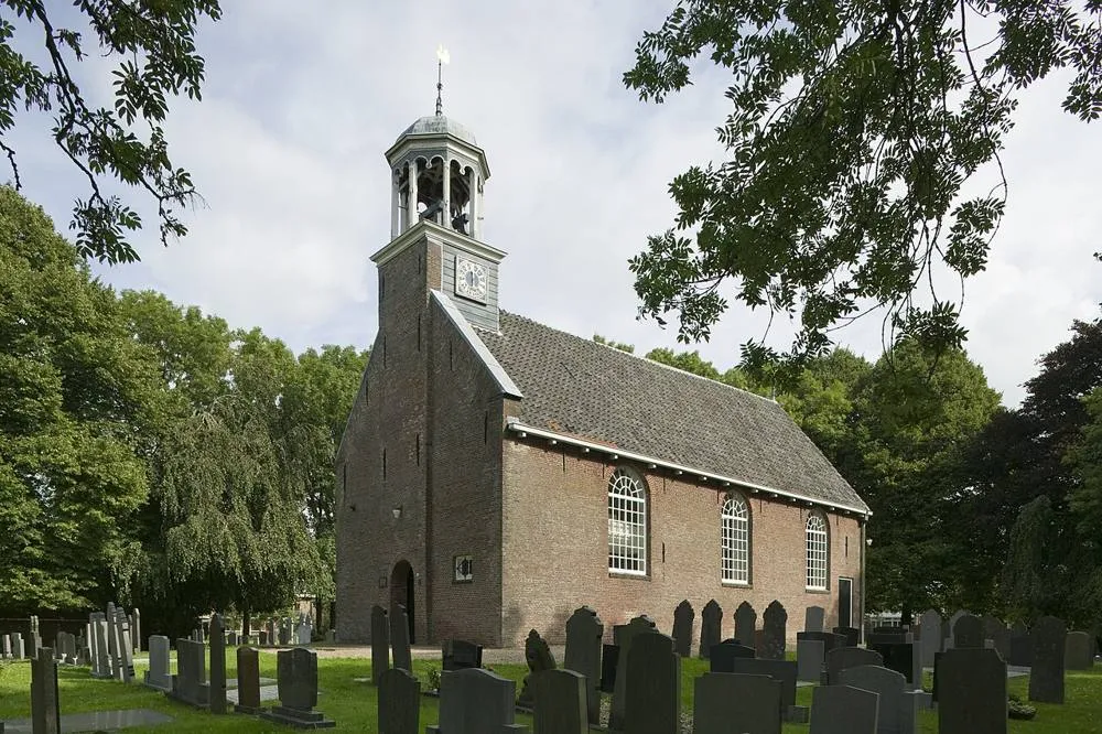 Sint Nicolaasga: Overzicht van de zuidgevel en westgevel - Sint Nicolaasga - 20425515 - RCE