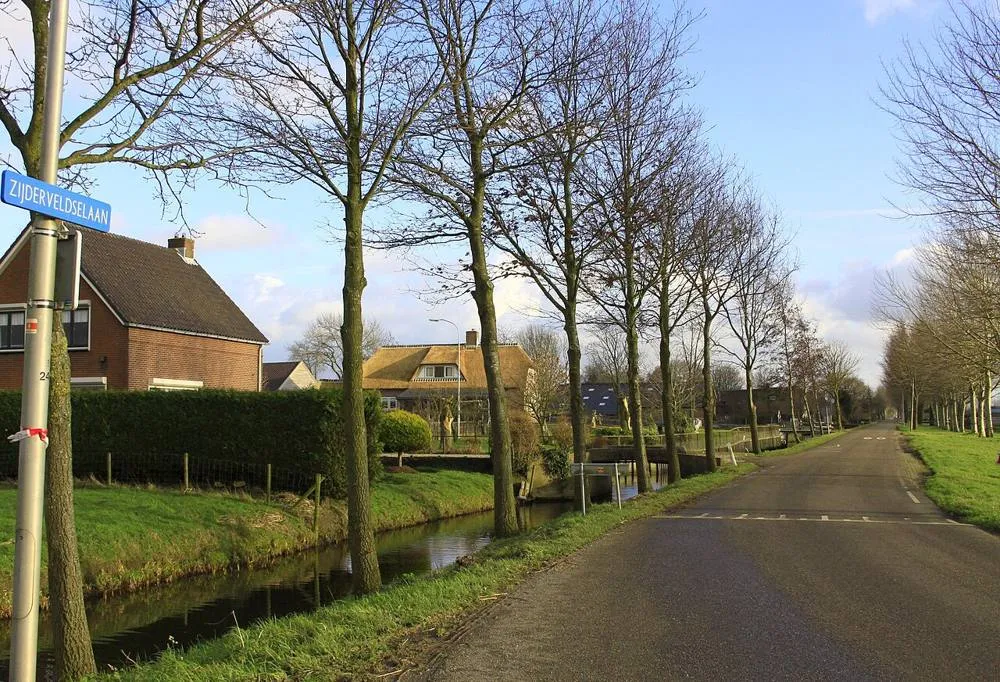 Zijderveld: Zijderveldselaan richting het dorp Zijderveld.